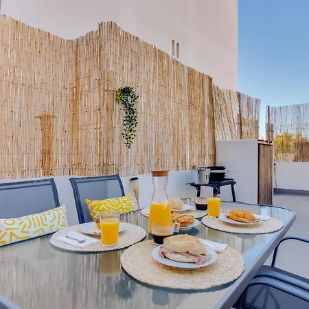 Faro: Casa Trevo Com Terraco Bbq Hébergement de vacances District de Faro