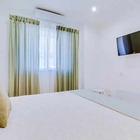 度假居 Faro: Casa Trevo Com Terraco Bbq