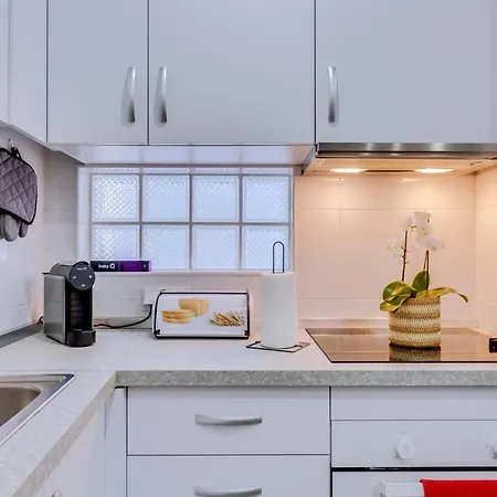Faro: Casa Trevo Com Terraco Bbq Ferienhaus